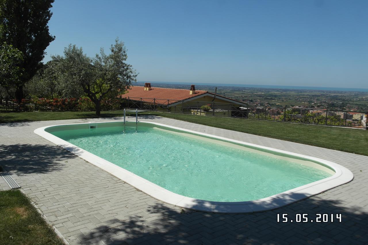 Вилла Agriturismo La Vite E Gli Ulivi Аричча Экстерьер фото