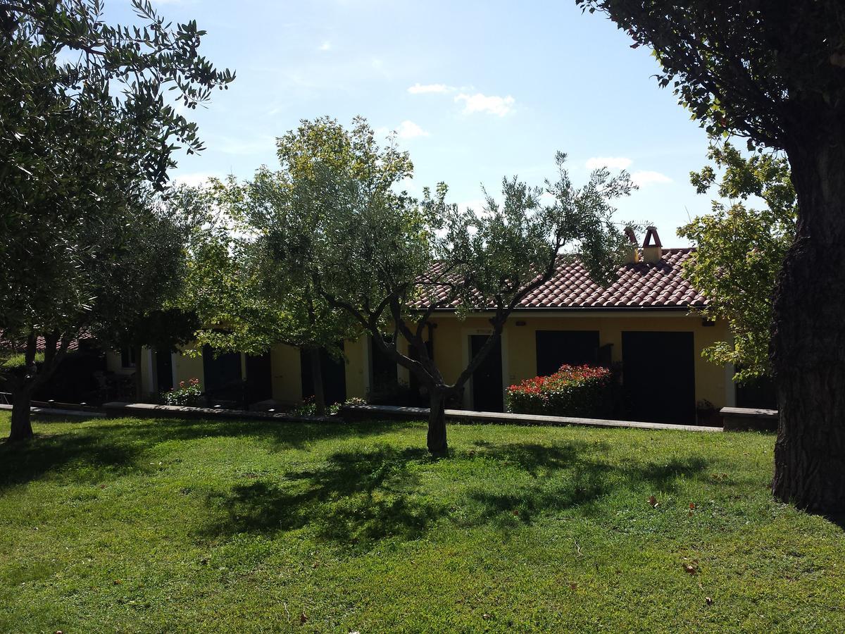 Вилла Agriturismo La Vite E Gli Ulivi Аричча Экстерьер фото